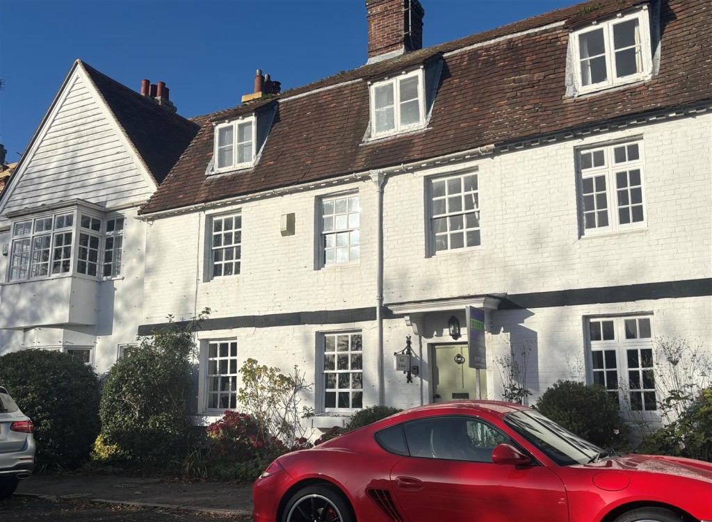 Lot: 129 - PERIOD HOUSE FOR IMPROVEMENT - Front of property